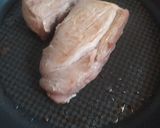 Sertés szűzpecsenye baconbe tekerve krumplipürével recept fázis 1 fotója