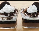 A picture of step 5 of Oreo Chocolate Trifle.