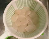 Foto langkah ke 3 dari resep Manisan Kolang Kaling Sirup Melon.