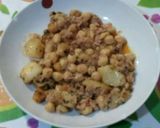 Foto del paso 3 de la receta Garbanzos con patatas y pescado en lata