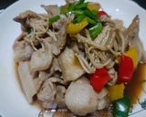รูปขั้นตอนการทำที่ 4 ของ หมูสามชั้นผัดพริกหวาน