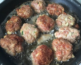 Foto del paso 1 de la receta: Pelotas con menestra de verdura al vino blanco