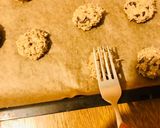 Φωτογραφία βήματος 5 της συνταγής Cookies χωρίς βούτυρο χωρίς ζάχαρη με γεύση μπανάνα βρώμη και σοκολάτα !
