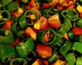 टमाटर मिर्च की सब्ज़ी (Tamatar mirch ki sabzi recipe in hindi) रेसिपी चरण 3 फोटो