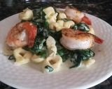 A picture of step 3 of Creamed Spinach Tortellini with Shrimp.