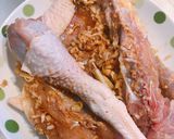 Hình bước làm 1 của món Gà luộc không cần nước (Gà luộc hành Tây)