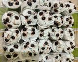 Foto langkah ke 5 dari resep Bolu kukus bunga telang, hias cocochip.
