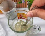 Foto langkah ke 2 dari resep Es Teh Telang Lemon.