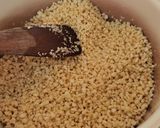 Sült csirkecomb pirított tarhonyával és zöldségsalátával🥗 recept fázis 2 fotója