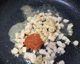 รูปขั้นตอนการทำที่ 1 ของ ผัดอกไก่พริกแกง