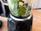 Sos pesto făcut în casă cu spaghetti