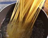 Foto langkah ke 1 dari resep Fettucini seafood lada hitam.
