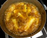 A picture of step 6 of Arvi (vegetable) gravy.