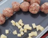Foto langkah ke 2 dari resep BOLA DAGING isi MOZZARELLA.