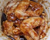 Foto langkah ke 2 dari resep Honey Spicy Chicken Wings.
