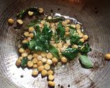 A picture of step 4 of Spicy Tawa Idli.