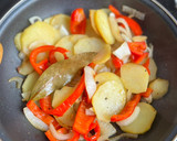 Foto del paso 3 de la receta: Patatas a lo pobre 🥔
