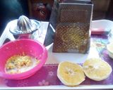 A picture of step 1 of Orange and ginger juice.