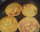 Foto del paso 3 de la receta: Arepa🥯de mazorca🌽rellena de pollo🍗, ensalada y salsa🍎tártara liviana🧆🥙🫓