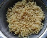 নুডলসের পাকোড়া রেসিপির ধাপ 2 ছবি