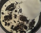 A picture of step 3 of Graveyard Oreo Ice Cream.
