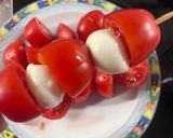 Φωτογραφία βήματος 3 της συνταγής Caprese με ντοματίνια σαν σουβλάκι