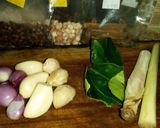 Foto langkah ke 1 dari resep Ceker Kuah Rempah.