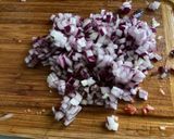Une image de l'étape 15 de Taboulé aux tomates, légumes, raisins, herbes et épices.