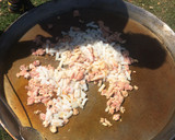 Foto del paso 1 de la receta: Paella campera a fuego para un regimiento