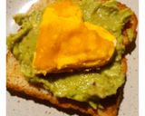 Foto del paso 4 de la receta: Tostada + palta + huevo ❤