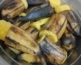 A picture of step 1 of Ripe Banana Rolls(unnakaya).