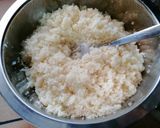 Foto del passaggio 2 della ricetta Fresco cous cous al pesto, con pomodori, formaggio e uova