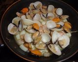 Foto del paso 7 de la receta Espaguetis marineros con salsa de setas