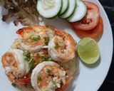 รูปขั้นตอนการทำที่ 2 ของ "ข้าวผัดกุ้งหอมเนยฉบับง่ายๆ"🦐🍚 Easy Butter Shrimp Fried Rice