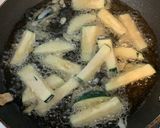 Foto del paso 2 de la receta: Fritas de calabacitas/ Zucchini fríes
