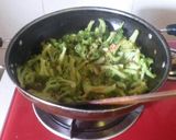 A picture of step 1 of Garlic Brocolli.