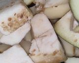 A picture of step 1 of Aloo bengan ki sabziz.