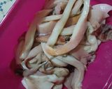 Foto langkah ke 1 dari resep Cumi Goreng Tepung Simple.