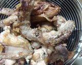 Foto langkah ke 2 dari resep Ayam kecap bawang bombay.