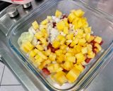 Une image de l'étape 8 de Salade de concombre et tomates à l’ananas, crème et oignon doux.
