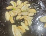 A picture of step 2 of Stir-Fried Bird's Nest Fern with XO Scallop Sauce.