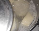 A picture of step 1 of White yam sauce.