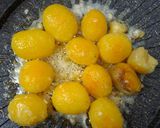 Foto langkah ke 2 dari resep Kentang Butter.