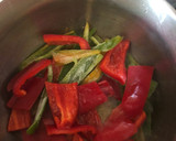 Foto del paso 3 de la receta: Aletría con alcachofas y costillejas