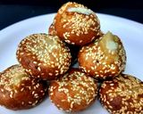 A picture of step 7 of Mawa Anarsa - A Traditional Indian Dessert.