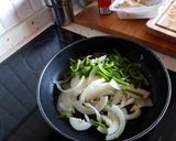 Foto del paso 2 de la receta: Aprovecha el pollo asado, muy rápido, a mi manera
