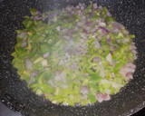 Foto del paso 2 de la receta: Revoltillo con tomates, pimiento, ajo y cebolla