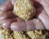 A picture of step 9 of Peanut ladoo.