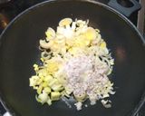 A picture of step 1 of Salmon and Spinach Koulibiac.