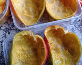 Foto del paso 1 de la receta: Mangos 🥭 rellenos de mousse de coco 🥥